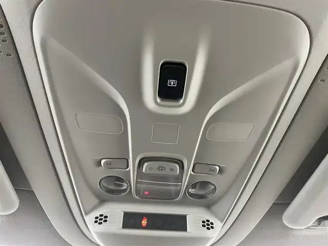 シトロエン シトロエン ベルランゴ シャイン 静岡県 2021(令3)年 3.2万km ブランバンキーズ マルチＰルーフ　/ＣａｒＰｌａｙ対応　/Ｆ／Ｓ／Ｒバックソナー　/ＬＫＡ　/ＢＳＭ　/ＲＣＴＡ　/クルコン　/アクティブＳＦＴブレーキ　/スマートフォンワイヤレスチャージャー　/パドルシフト　/ホワイトアクセント入シート