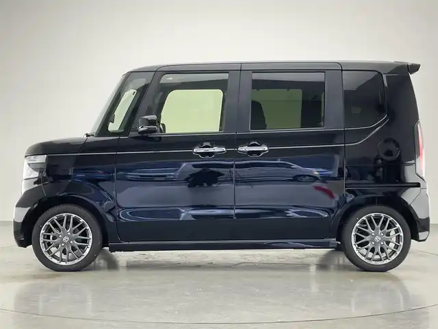 ホンダ Ｎ ＢＯＸ カスタム ターボ 愛知県 2024(令6)年 0.4万km クリスタルブラックパール 純正９型ナビ　シートヒーター　両側パワスラ　バックカメラ　フルセグＴＶ　追従クルコン　ＥＴＣ　ホンダセンシング　パドルシフト　黒ハーフレザー　コーナーセンサー　衝突軽減　ＬＥＤライト　ＵＳＢ接続　禁煙　オートハイビーム　車線逸脱　純正フロアマット　純正１５インチAW　プッシュスタート　スマートキー