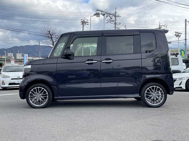 ホンダ Ｎ ＢＯＸ カスタム ターボ 長野県 2023(令5)年 1.5万km トワイライトミストブラックパール 禁煙車/4WD/純正ナビ//Bluetooth/CD/DVD/フルセグTV/USB入力端子(タイプCあり)/両側パワースライドドア/ハーフレザーシート/前席シートヒーター/ETC/純正AW15インチ/ホンダセンシング/・衝突軽減ブレーキ/・先行者発進お知らせ機能/・路外逸脱抑制機能/・レーダークルーズコントロール/アイドリングストップ/電動パーキングブレーキ/ブレーキホールド/パドルシフト/LEDヘッドライト/オートマチックハイビーム/プッシュスタート/スマートキー