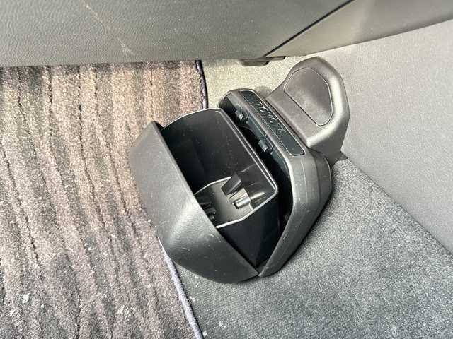 トヨタ クラウン ハイブリッド S Cパッケージ Four 道北・旭川 2019(令1)年 7.5万km プレシャスブラックパール /寒冷地仕様//4WD//禁煙車//純正ナビ/CD/DVD/SD/BT/USB/AUX/フルセグ//バックカメラ//レザーシート//シートヒーター//エアシート//前席パワーシート//トヨタセーフティセンス/PCS/BSM/RCTA//ドライブレコーダー//ミラーヒーター//フロントデアイサー//ハンドルヒーター//革巻きステアリング//ステアリングスイッチ//ビルトインETC2.0//パドルシフト//オートライト//LEDヘッドライト//フォグランプ//純正エンジンスターター//AC100V//ミラーウィンカー//保証書