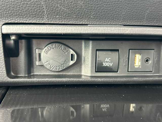 トヨタ クラウン ハイブリッド S Cパッケージ Four 道北・旭川 2019(令1)年 7.5万km プレシャスブラックパール /寒冷地仕様//4WD//禁煙車//純正ナビ/CD/DVD/SD/BT/USB/AUX/フルセグ//バックカメラ//レザーシート//シートヒーター//エアシート//前席パワーシート//トヨタセーフティセンス/PCS/BSM/RCTA//ドライブレコーダー//ミラーヒーター//フロントデアイサー//ハンドルヒーター//革巻きステアリング//ステアリングスイッチ//ビルトインETC2.0//パドルシフト//オートライト//LEDヘッドライト//フォグランプ//純正エンジンスターター//AC100V//ミラーウィンカー//保証書