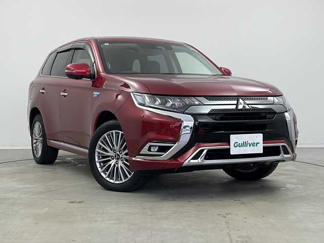 三菱 アウトランダー ＰＨＥＶ G 新潟県 2019(令1)年 4.8万km レッドダイヤモンド ディーラー純正メモリナビ/(GCX778W)/(CD.DVD.SD.フルセグ.Bluetooth)/マルチアラウンドモニター/革巻きステアリング/ステアリングリモコン/パドルシフト/衝突軽減装置/レーダークルーズコントロール/レーンキープアシスト/ブラインドスポットモニター/LEDオートライト/フォグランプ/コーナーセンサー/パワーバックドア/エコモード・バッテリーチャージセーブモード/ブレーキホールド/プッシュスタート/スマートキー/純正フロアマット