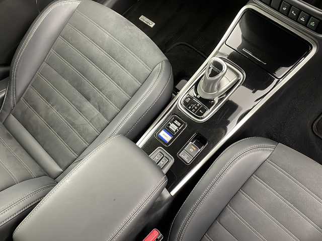 三菱 アウトランダー ＰＨＥＶ G 新潟県 2019(令1)年 4.8万km レッドダイヤモンド ディーラー純正メモリナビ/(GCX778W)/(CD.DVD.SD.フルセグ.Bluetooth)/マルチアラウンドモニター/革巻きステアリング/ステアリングリモコン/パドルシフト/衝突軽減装置/レーダークルーズコントロール/レーンキープアシスト/ブラインドスポットモニター/LEDオートライト/フォグランプ/コーナーセンサー/パワーバックドア/エコモード・バッテリーチャージセーブモード/ブレーキホールド/プッシュスタート/スマートキー/純正フロアマット