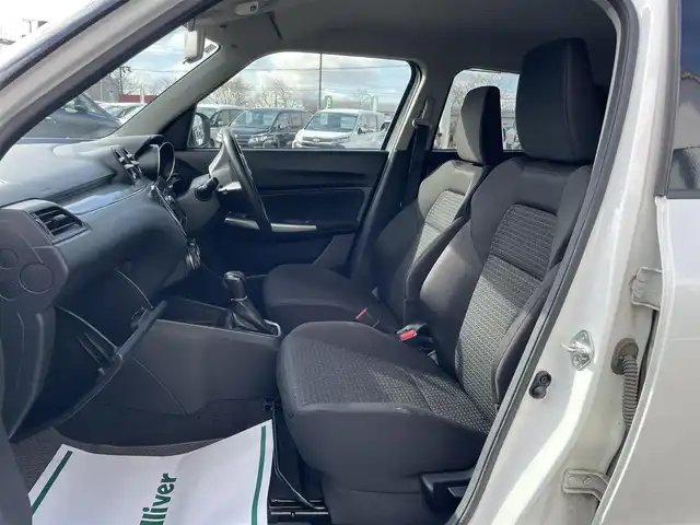 スズキ スイフト XG 道央・札幌 2017(平29)年 12.7万km ピュアホワイトP 4WD/社外CDプレイヤー/FM/AM/CD/AUX/横滑り防止システム/電動格納ミラー/D・N席シートヒーター/社外フロアマット/スマートキー/プッシュスタート
