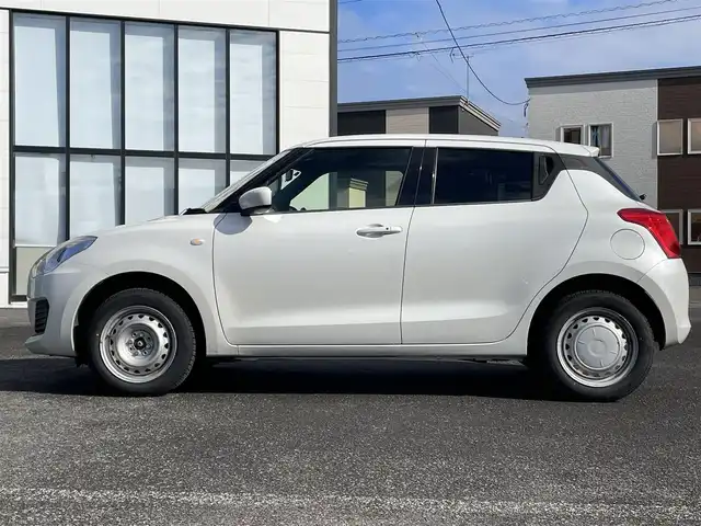スズキ スイフト XG 道央・札幌 2017(平29)年 12.7万km ピュアホワイトP 4WD/社外CDプレイヤー/FM/AM/CD/AUX/横滑り防止システム/電動格納ミラー/D・N席シートヒーター/社外フロアマット/スマートキー/プッシュスタート