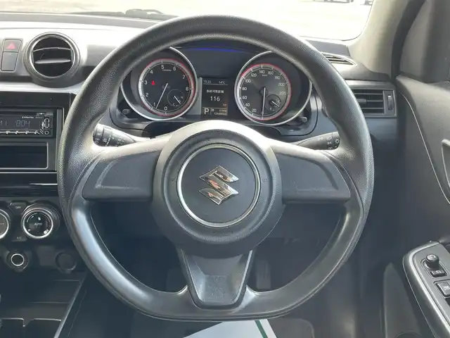スズキ スイフト XG 道央・札幌 2017(平29)年 12.7万km ピュアホワイトP 4WD/社外CDプレイヤー/FM/AM/CD/AUX/横滑り防止システム/電動格納ミラー/D・N席シートヒーター/社外フロアマット/スマートキー/プッシュスタート