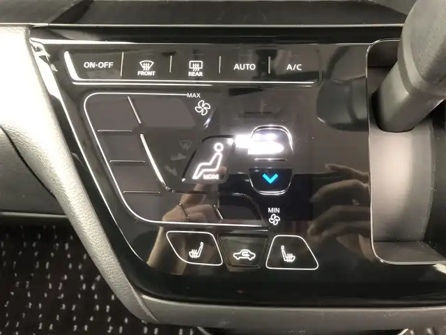 日産 ルークス HWS Gターボ プロパイロットED 愛知県 2024(令6)年 0.3万km フローズンバニラパール 日産純正9インチオリジナルナビゲーション/　　・CD/DVD/BT/フルセグ/アラウンドビューモニター/デジタルインナーミラー/ドライブレコーダー/ステアリングリモコン/ハンドルヒーター/シートヒーター/プロパイロット/　　・レーダークルーズコントロール/　　・レーンキープアシスト/両側パワースライドドア/ベンチシート/フルフラットシート/エアバック/　　・運転席/助手席/サイド/カーテン/後席サンシェード/スマートキー/スペアキー