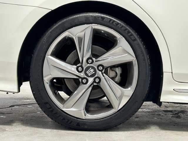 トヨタ クラウン ハイブリッド RS 宮城県 2018(平30)年 9.6万km ホワイトパールクリスタルシャイン トヨタセーフティセンス/・クリアランスソナー/・プリクラッシュセーフティー/・リヤクロストラフィックアラート/・ブラインドスポットモニター/・レーンディパーチャーアラート/・レーダークルーズコントロール/・アダプティブハイビームシステム/純正SDナビ/フルセグTV/DVD、Bluetooth、AUX、USB接続/D席N席シートヒーター/ハンドルヒーター/パワーシート/純正ビルドインETC/純正ドライブレコーダー/LEDヘッドライト/純正アルミホイール/純正フロアマット