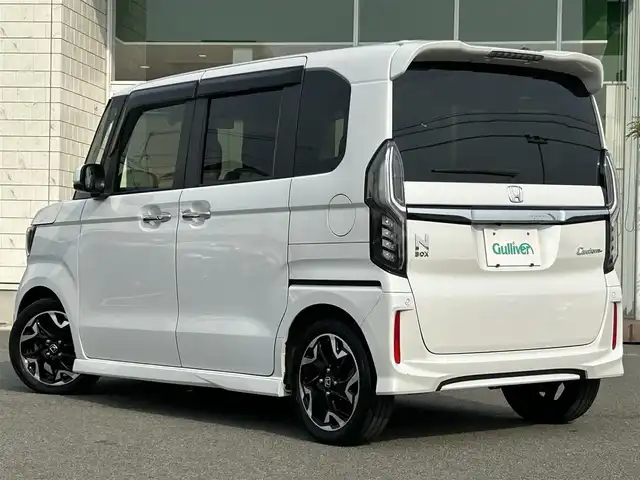 ホンダ Ｎ ＢＯＸ 兵庫県 2020(令2)年 3.2万km プラチナホワイトパール 純正8インチプレミアムインターナビ（VXu-207NBi）/ＤＶＤ/ＣＤ/フルセグ/ＢＴ　/純正前後ドライブレコーダー/ホンダセンシング/パドルシフト/オートライト/ビルトインＥＴＣ/両側パワースライドドア/ハーフレザーシート/前席シートヒーター/ウィンカーミラー/LEDヘッドライト/ステアリングスイッチ/純正フロアマット/１５インチ純正アルミホイール
