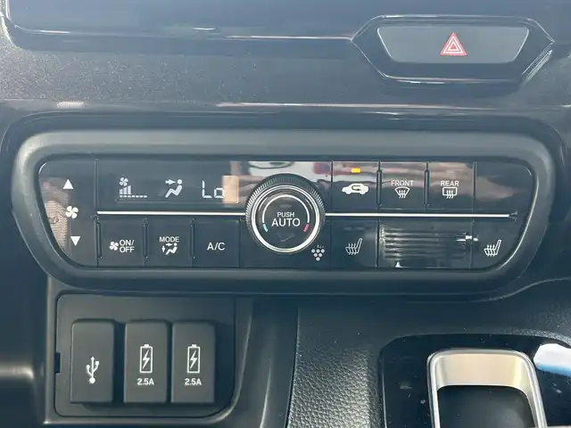 ホンダ Ｎ ＢＯＸ 兵庫県 2020(令2)年 3.2万km プラチナホワイトパール 純正8インチプレミアムインターナビ（VXu-207NBi）/ＤＶＤ/ＣＤ/フルセグ/ＢＴ　/純正前後ドライブレコーダー/ホンダセンシング/パドルシフト/オートライト/ビルトインＥＴＣ/両側パワースライドドア/ハーフレザーシート/前席シートヒーター/ウィンカーミラー/LEDヘッドライト/ステアリングスイッチ/純正フロアマット/１５インチ純正アルミホイール