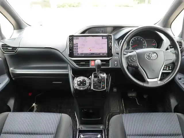 トヨタ ヴォクシー ZS 煌Ⅱ 福島県 2017(平29)年 10.7万km ホワイトパールクリスタルシャイン  ワ ン オ ー ナ ー/ ４　W   D/ 社 外 ナ ビ・フ ル セ グ T V/ 社 外 バ ッ ク カ メ ラ/ E    T    C/ エ ン ジ ン ス タ ー タ ー/ ス マ ー ト キ ー/ 両 側 パ ワ ー ス ラ イ ド ド ア/ ト ヨ タ セ ー フ テ ィ/ 純 正 L E D ヘ ッ ド ラ イ ト/ 純 正 フ ォ グ ラ ン プ/ 純 正 ア ル ミ ホ イ ル/ ア イ ド リ ン グ ス ト ッ プ
