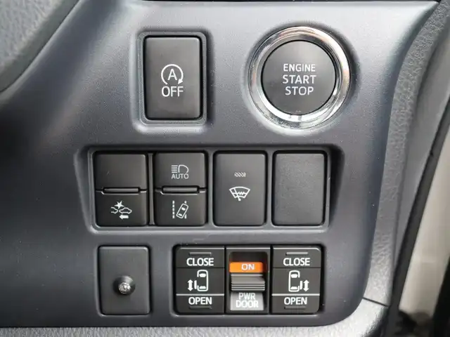 トヨタ ヴォクシー ZS 煌Ⅱ 福島県 2017(平29)年 10.7万km ホワイトパールクリスタルシャイン  ワ ン オ ー ナ ー/ ４　W   D/ 社 外 ナ ビ・フ ル セ グ T V/ 社 外 バ ッ ク カ メ ラ/ E    T    C/ エ ン ジ ン ス タ ー タ ー/ ス マ ー ト キ ー/ 両 側 パ ワ ー ス ラ イ ド ド ア/ ト ヨ タ セ ー フ テ ィ/ 純 正 L E D ヘ ッ ド ラ イ ト/ 純 正 フ ォ グ ラ ン プ/ 純 正 ア ル ミ ホ イ ル/ ア イ ド リ ン グ ス ト ッ プ