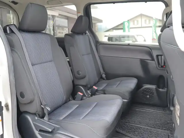 トヨタ ヴォクシー ZS 煌Ⅱ 福島県 2017(平29)年 10.7万km ホワイトパールクリスタルシャイン  ワ ン オ ー ナ ー/ ４　W   D/ 社 外 ナ ビ・フ ル セ グ T V/ 社 外 バ ッ ク カ メ ラ/ E    T    C/ エ ン ジ ン ス タ ー タ ー/ ス マ ー ト キ ー/ 両 側 パ ワ ー ス ラ イ ド ド ア/ ト ヨ タ セ ー フ テ ィ/ 純 正 L E D ヘ ッ ド ラ イ ト/ 純 正 フ ォ グ ラ ン プ/ 純 正 ア ル ミ ホ イ ル/ ア イ ド リ ン グ ス ト ッ プ