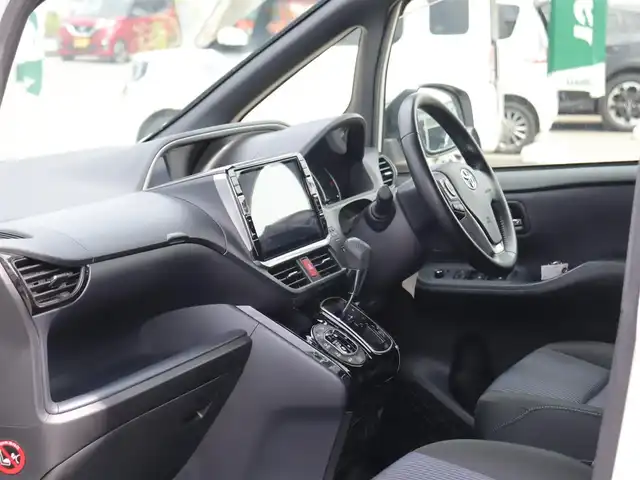 トヨタ ヴォクシー ZS 煌Ⅱ 福島県 2017(平29)年 10.7万km ホワイトパールクリスタルシャイン  ワ ン オ ー ナ ー/ ４　W   D/ 社 外 ナ ビ・フ ル セ グ T V/ 社 外 バ ッ ク カ メ ラ/ E    T    C/ エ ン ジ ン ス タ ー タ ー/ ス マ ー ト キ ー/ 両 側 パ ワ ー ス ラ イ ド ド ア/ ト ヨ タ セ ー フ テ ィ/ 純 正 L E D ヘ ッ ド ラ イ ト/ 純 正 フ ォ グ ラ ン プ/ 純 正 ア ル ミ ホ イ ル/ ア イ ド リ ン グ ス ト ッ プ