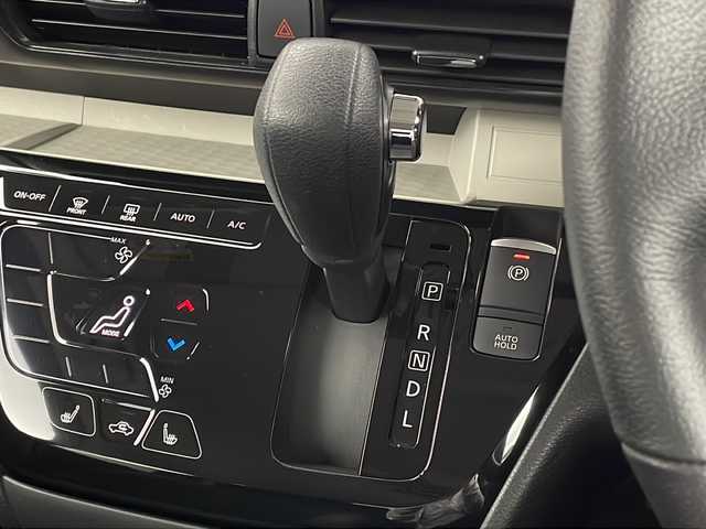 三菱 デリカミニ G プレミアム 新潟県 2024(令6)年 1.2万km 緑Ⅱ 4WD/社外SDナビ【AVIC-R6720】/(CD・DVD・フルセグ・BT・SD・iPod・AUX・FM・AM)/バックカメラ/全方位カメラ/プッシュスタート/ダウンヒルアシスト/両側パワースライドドア/ステアリングヒーター/シートヒーター/LEDヘッドライト/オートライト/ルーフレール/ステアリングスイッチ/社外フロアマット/電格ウィンカーミラー/保証書/取扱説明書