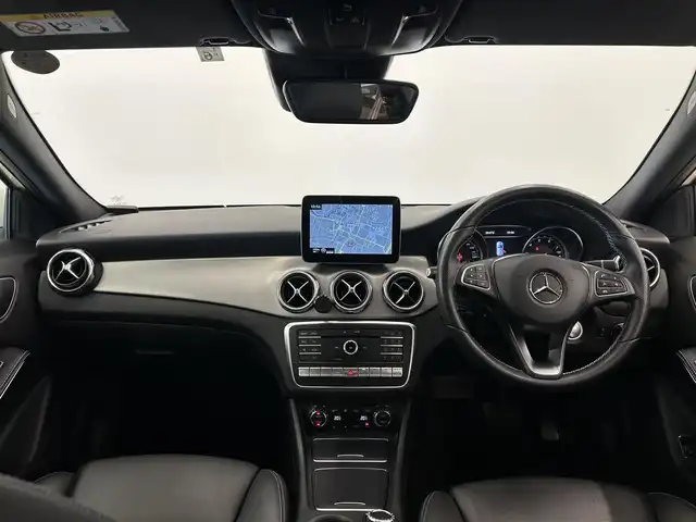 メルセデス・ベンツ ＧＬＡ２２０ 4マチック 岡山県 2018(平30)年 5.1万km ポーラホワイト メルセデス純正コマンドナビ/Ｒカメラ/ＥＳＰ/アクティブセーフティー/アテンションアシスト/ブラインドスポットアシスト/レーンキープアシスト/パワーテールゲート/フットオープナー/レザーシート/ＥＴＣ/ＰＤＣ/ＬＥＤヘッドライト/Ｂｌｕｅｔｏｏｔｈ/アップルカープレイ/アンドロイドオート/フルセグＴＶ/ＵＳＢ/純正18インチアルミ/シートヒーター