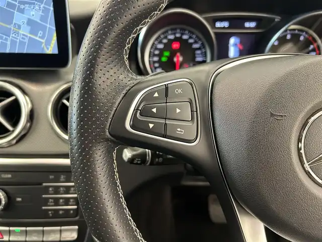 メルセデス・ベンツ ＧＬＡ２２０ 4マチック 岡山県 2018(平30)年 5.1万km ポーラホワイト メルセデス純正コマンドナビ/Ｒカメラ/ＥＳＰ/アクティブセーフティー/アテンションアシスト/ブラインドスポットアシスト/レーンキープアシスト/パワーテールゲート/フットオープナー/レザーシート/ＥＴＣ/ＰＤＣ/ＬＥＤヘッドライト/Ｂｌｕｅｔｏｏｔｈ/アップルカープレイ/アンドロイドオート/フルセグＴＶ/ＵＳＢ/純正18インチアルミ/シートヒーター