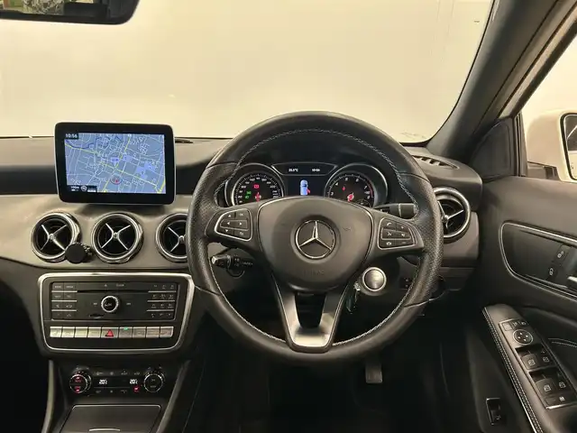 メルセデス・ベンツ ＧＬＡ２２０ 4マチック 岡山県 2018(平30)年 5.1万km ポーラホワイト メルセデス純正コマンドナビ/Ｒカメラ/ＥＳＰ/アクティブセーフティー/アテンションアシスト/ブラインドスポットアシスト/レーンキープアシスト/パワーテールゲート/フットオープナー/レザーシート/ＥＴＣ/ＰＤＣ/ＬＥＤヘッドライト/Ｂｌｕｅｔｏｏｔｈ/アップルカープレイ/アンドロイドオート/フルセグＴＶ/ＵＳＢ/純正18インチアルミ/シートヒーター
