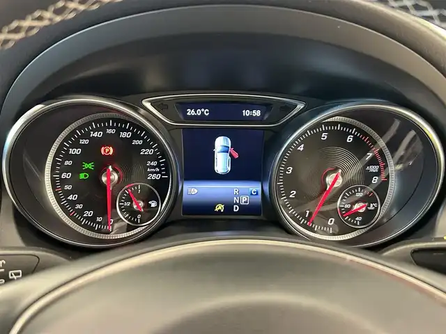 メルセデス・ベンツ ＧＬＡ２２０ 4マチック 岡山県 2018(平30)年 5.1万km ポーラホワイト メルセデス純正コマンドナビ/Ｒカメラ/ＥＳＰ/アクティブセーフティー/アテンションアシスト/ブラインドスポットアシスト/レーンキープアシスト/パワーテールゲート/フットオープナー/レザーシート/ＥＴＣ/ＰＤＣ/ＬＥＤヘッドライト/Ｂｌｕｅｔｏｏｔｈ/アップルカープレイ/アンドロイドオート/フルセグＴＶ/ＵＳＢ/純正18インチアルミ/シートヒーター