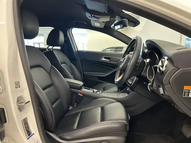 メルセデス・ベンツ ＧＬＡ２２０ 4マチック 岡山県 2018(平30)年 5.1万km ポーラホワイト メルセデス純正コマンドナビ/Ｒカメラ/ＥＳＰ/アクティブセーフティー/アテンションアシスト/ブラインドスポットアシスト/レーンキープアシスト/パワーテールゲート/フットオープナー/レザーシート/ＥＴＣ/ＰＤＣ/ＬＥＤヘッドライト/Ｂｌｕｅｔｏｏｔｈ/アップルカープレイ/アンドロイドオート/フルセグＴＶ/ＵＳＢ/純正18インチアルミ/シートヒーター