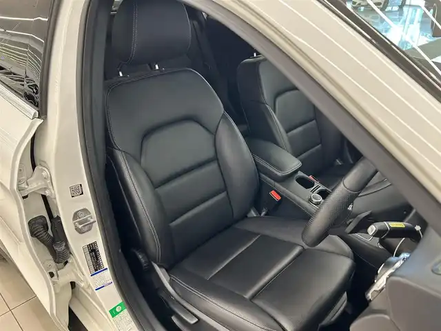 メルセデス・ベンツ ＧＬＡ２２０ 4マチック 岡山県 2018(平30)年 5.1万km ポーラホワイト メルセデス純正コマンドナビ/Ｒカメラ/ＥＳＰ/アクティブセーフティー/アテンションアシスト/ブラインドスポットアシスト/レーンキープアシスト/パワーテールゲート/フットオープナー/レザーシート/ＥＴＣ/ＰＤＣ/ＬＥＤヘッドライト/Ｂｌｕｅｔｏｏｔｈ/アップルカープレイ/アンドロイドオート/フルセグＴＶ/ＵＳＢ/純正18インチアルミ/シートヒーター