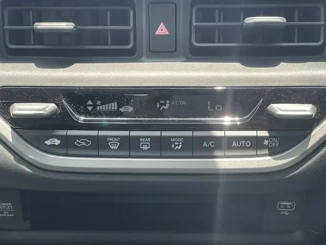 ホンダ ＷＲ－Ｖ Z 滋賀県 2024(令6)年 0.3万km ブリリアントスポーティブルーメタリック2トーン ワンオーナー/9型ディスプレイオーディオ/・Bluetooth/フルセグ/バックカメラ/革巻きステアリング/ステアリングリモコン/パドルシフト/ETC/前後ドライブレコーダー/LEDヘッドライト/オートリトラミラー/シートリフター/ホンダセンシング/・車線維持支援システム（LKAS)/・アダプティブクルーズコントロール/・オートハイビーム/・衝突軽減ブレーキ（CMBS）/・踏み間違い衝突軽減システム/・路外逸脱抑制機能/・歩行者事故低減ステアリング/・先行車発進お知らせ機能/・標識認識機能/・パーキングセンサーシステム/スマートキー