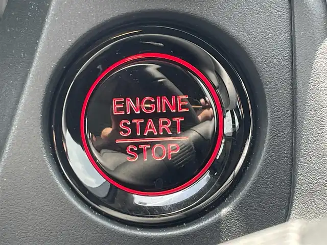 ホンダ ＷＲ－Ｖ Z 滋賀県 2024(令6)年 0.3万km ブリリアントスポーティブルーメタリック2トーン ワンオーナー/9型ディスプレイオーディオ/・Bluetooth/フルセグ/バックカメラ/革巻きステアリング/ステアリングリモコン/パドルシフト/ETC/前後ドライブレコーダー/LEDヘッドライト/オートリトラミラー/シートリフター/ホンダセンシング/・車線維持支援システム（LKAS)/・アダプティブクルーズコントロール/・オートハイビーム/・衝突軽減ブレーキ（CMBS）/・踏み間違い衝突軽減システム/・路外逸脱抑制機能/・歩行者事故低減ステアリング/・先行車発進お知らせ機能/・標識認識機能/・パーキングセンサーシステム/スマートキー