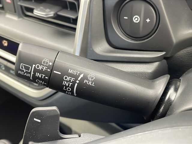 ホンダ ＷＲ－Ｖ Z 栃木県 2024(令6)年 0.3万km プラチナホワイトパール ワンオーナー /9インチ純正メモリナビ (BT/iPod/AppleCarPlay/AndroidAuto/USB/AM/FM)/フルセグTV/ホンダセンシング/・車線維持支援システム（LKAS)/・アダプティブクルーズコントロール/・オートハイビーム/・衝突軽減ブレーキ（CMBS）/・踏み間違い衝突軽減システム/・路外逸脱抑制機能/・歩行者事故低減ステアリング/・先行車発進お知らせ機能/・標識認識機能/・パーキングセンサーシステム/バックカメラ/ETC2.0/LEDヘッドライト/ステアリングスイッチ/パドルシフト/キーレススマートキー/ハーフレザーシート/前後ドライブレコーダー/純正アルミホイール/電動格納ミラー/革巻きステアリング/ドアバイザー/純正フロアマット