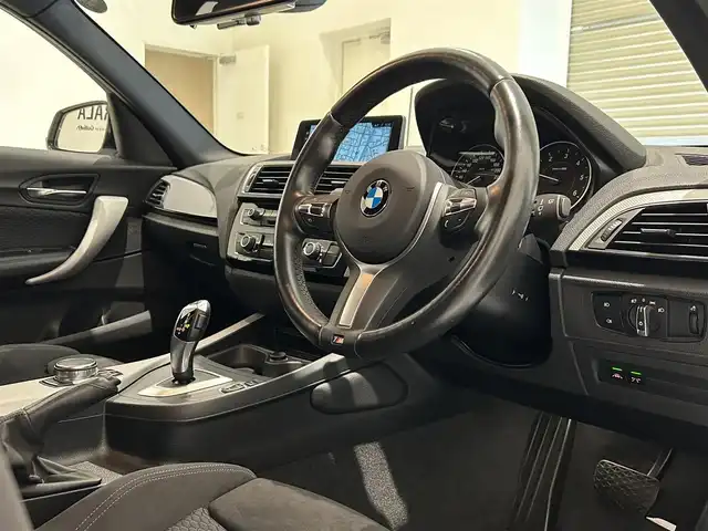 ＢＭＷ １１８ｄ Mスポーツ 岐阜県 2017(平29)年 4.1万km アルピンホワイトⅢ ＨＤＤナビゲーションシステム　/リアビューカメラ　/コーナーセンサー　/クルーズコントロール　/ドライブレコーダー　/オートライト/スペアキー