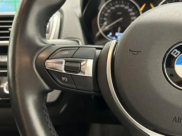 ＢＭＷ １１８ｄ Mスポーツ 岐阜県 2017(平29)年 4.1万km アルピンホワイトⅢ ＨＤＤナビゲーションシステム　/リアビューカメラ　/コーナーセンサー　/クルーズコントロール　/ドライブレコーダー　/オートライト/スペアキー
