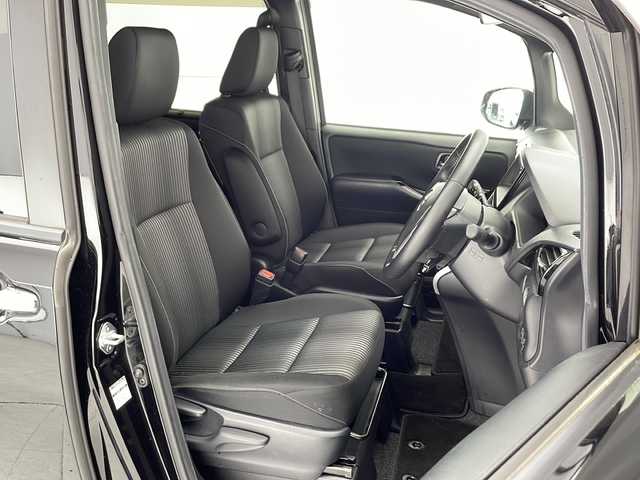 トヨタ ヴォクシー ZS 煌Ⅱ 千葉県 2020(令2)年 3.5万km ブラック 禁煙車/アルパインナビ/AM/FM/CD/DVD/SD/USB/BT/HDMI/フルセグTV/両側パワースライドドア/フリップダウンモニター/クルーズコントロール/トヨタセーフティセンス/プリクラッシュセーフティ/レーンキープアシスト/パーキングサポートブレーキ/先行車発進告知/LEDヘッドライト/ステアリングスイッチ/サンシェード