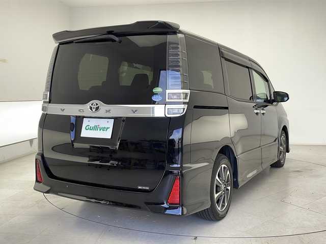 トヨタ ヴォクシー ZS 煌Ⅱ 千葉県 2020(令2)年 3.5万km ブラック 禁煙車/アルパインナビ/AM/FM/CD/DVD/SD/USB/BT/HDMI/フルセグTV/両側パワースライドドア/フリップダウンモニター/クルーズコントロール/トヨタセーフティセンス/プリクラッシュセーフティ/レーンキープアシスト/パーキングサポートブレーキ/先行車発進告知/LEDヘッドライト/ステアリングスイッチ/サンシェード