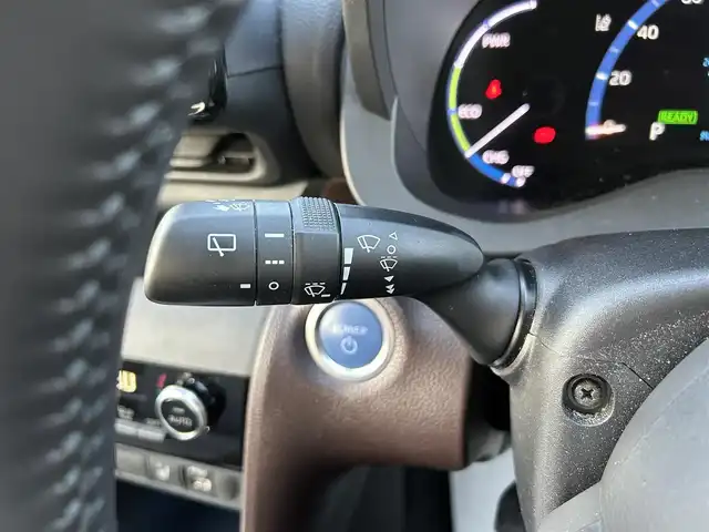 トヨタ ヤリスクロス ハイブリッド Z 岡山県 2022(令4)年 4.4万km ホワイトパールクリスタルシャイン 純正8インチディスプレイオーディオ/フルセグTV、Bluetooth、AM、FM、/Android Auto、Apple Carplay/バックカメラ/パワーバックドア/ブラインドスポットモニター/トヨタセーフティセンス/・プリクラッシュセーフティ/・レーントレーシングアシスト/・レーンディパーチャーアラート/・レーダークルーズコントロール/・オートマチックハイビーム/・ロードサインアシスト/パーキングサポートブレーキ/前席シートヒーター/運転席パワーシート/前後ドライブレコーダー　SN-TW71/前後コーナーセンサー/ビルトインETC
