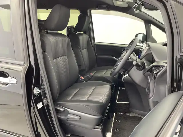 トヨタ ヴォクシー ZS 煌Ⅱ 新潟県 2019(平31)年 7万km ブラック ＡＬＰＩＮＥ製メモリナビ（Bluetooth・CD・DVD・USB）/フリップダウンモニター　/ワンオーナー　/両側パワースライドドア　/バックカメラ　/フルセグ　/衝突被害軽減システム　/前後コーナーセンサー　/ALPINE製前方ドライブレコーダー/LEDオートライト　/オートマチックハイビーム/後席オートエアコン/アイドリングストップ/MTモード付AT/ECOモード/スマートキー/純正フロアマット/純正１６インチアルミホイール
