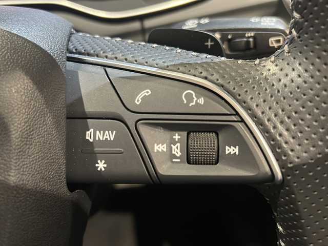 アウディ Ｑ５ 40TDIクワトロ スポーツ 新潟県 2019(令1)年 4.4万km ミトスブラックメタリック Sラインパッケージ/Assistsnce＆Safety/・アダプティブクルーズコントロール/・アクティブレーンアシスト/・ターンアシスト/・エグジットワーニング/・アウディサイドアシスト/・リヤクロストラフィックアシスト/・パークアシスト/・アウディホールドアシスト/・サラウンドビューカメラ/・アウディプレセンスシティ/・アウディプレセンスリヤ/・アドバンストキーシステム/Performanceパッケージ/・ダイナミックサスペンション/・アウディドライブセレクト/・スタートストップシステム/MMiナビゲーション/・AM/FM/TV/DVD/Apple Car Play/BT/Audi Connect/バーチャルコックピット/スポーツシート（フロント）/・電動調節機能（フロント）/LEDマトリックスヘッドライト/純正19インチAW