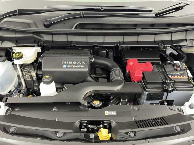 日産 セレナ e－パワー ハイウェイスター V 岐阜県 2025(令7)年 0.1千km プリズムホワイト 登録済み未使用車/純正12.3インチワイド日産コネクトナビ/AM FM/フルセグテレビ/USB/Bluetooth /HDMI/Apple CarPlay /Android Auto/革巻きステアリング/ステアリングリモコン/両側パワースライド/ハンズフリーオートスライドドア/デジタルインナーミラー/アラウンドビューモニター/置くだけ充電機/ビルトインETC2.0/純正前後ドラレコ/SOSコール/プロパイロット/レーダークルーズコントロール/ハンドル支援/車線逸脱警報/車線逸脱防止支援/後側方車両検知警報/後側方衝突防止支援/前方衝突防止支援/踏み間違い衝突防止支援/先行者発信お知らせ機能/標識検知支援/後退時車両検知警報/移動物検知機能/前後ソナー/ふらつき警報