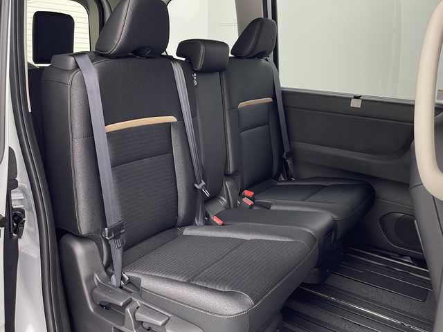日産 セレナ e－パワー ハイウェイスター V 岐阜県 2025(令7)年 0.1千km プリズムホワイト 登録済み未使用車/純正12.3インチワイド日産コネクトナビ/AM FM/フルセグテレビ/USB/Bluetooth /HDMI/Apple CarPlay /Android Auto/革巻きステアリング/ステアリングリモコン/両側パワースライド/ハンズフリーオートスライドドア/デジタルインナーミラー/アラウンドビューモニター/置くだけ充電機/ビルトインETC2.0/純正前後ドラレコ/SOSコール/プロパイロット/レーダークルーズコントロール/ハンドル支援/車線逸脱警報/車線逸脱防止支援/後側方車両検知警報/後側方衝突防止支援/前方衝突防止支援/踏み間違い衝突防止支援/先行者発信お知らせ機能/標識検知支援/後退時車両検知警報/移動物検知機能/前後ソナー/ふらつき警報