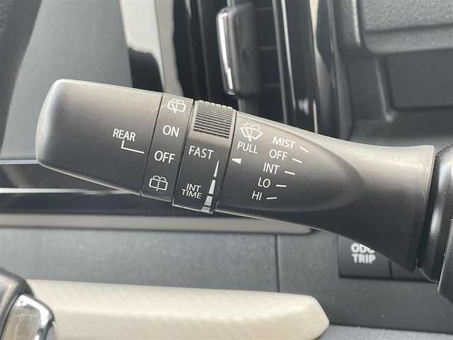 スズキ ソリオ HV MX 和歌山県 2024(令6)年 4.5万km メロウディープレッドパール デュアルカメラブレーキサポート/車線逸脱防止機能/レーダークルーズコントロール/パーキングソナー/左側パワースライドドア/運転席シートヒーター/オートライト/ヘッドライトレベライザー/リアドアサンシェード/純正15インチAW/ドアバイザー/プッシュスタート/スマートキー