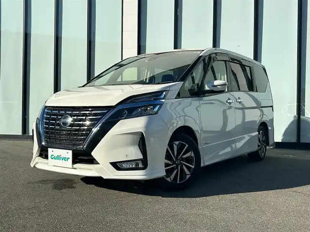 日産 セレナ ハイウェイスター V 大阪府 2020(令2)年 3.3万km ブリリアントホワイトパール 純正ナビ　/  フルセグTV/CD/DVD/Bluetooth/USB　/バックモニター　/後席モニター　/衝突軽減ブレーキ　/ブラインドスポットモニター　/両側パワースライドドア　/クルーズコントロール　/アイドリングストップ　/360°ドライブレコーダー/オートマチックハイビーム　/スマートキー　/全席USBポート/ビルトインＥＴＣ　/ＬＥＤ