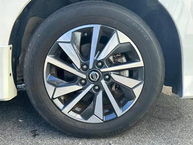 日産 セレナ ハイウェイスター V 大阪府 2020(令2)年 3.3万km ブリリアントホワイトパール 純正ナビ　/  フルセグTV/CD/DVD/Bluetooth/USB　/バックモニター　/後席モニター　/衝突軽減ブレーキ　/ブラインドスポットモニター　/両側パワースライドドア　/クルーズコントロール　/アイドリングストップ　/360°ドライブレコーダー/オートマチックハイビーム　/スマートキー　/全席USBポート/ビルトインＥＴＣ　/ＬＥＤ
