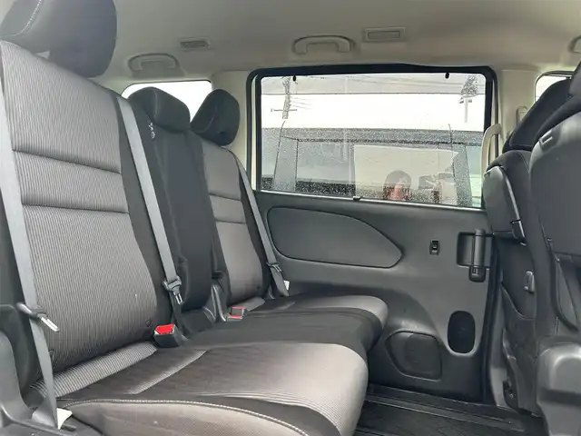 日産 セレナ ハイウェイスター V 大阪府 2020(令2)年 3.3万km ブリリアントホワイトパール 純正ナビ　/  フルセグTV/CD/DVD/Bluetooth/USB　/バックモニター　/後席モニター　/衝突軽減ブレーキ　/ブラインドスポットモニター　/両側パワースライドドア　/クルーズコントロール　/アイドリングストップ　/360°ドライブレコーダー/オートマチックハイビーム　/スマートキー　/全席USBポート/ビルトインＥＴＣ　/ＬＥＤ