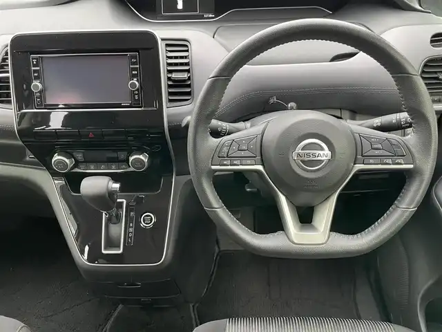 日産 セレナ ハイウェイスター V 大阪府 2020(令2)年 3.3万km ブリリアントホワイトパール 純正ナビ　/  フルセグTV/CD/DVD/Bluetooth/USB　/バックモニター　/後席モニター　/衝突軽減ブレーキ　/ブラインドスポットモニター　/両側パワースライドドア　/クルーズコントロール　/アイドリングストップ　/360°ドライブレコーダー/オートマチックハイビーム　/スマートキー　/全席USBポート/ビルトインＥＴＣ　/ＬＥＤ