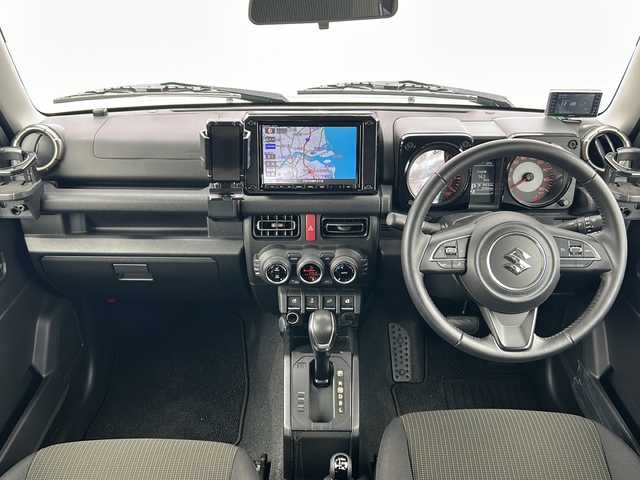 スズキ ジムニー シエラ JC 三重県 2018(平30)年 3.8万km ジャングルグリーン 純正８型ナビ/バックカメラ/前席シートヒーター/ビルトインETC/ヒーテッドドアミラー/クルーズコントロール/オートハイビーム/オートライト/社外レーダー探知機/革巻きハンドル/ステアリングスイッチ/純正オプションフロントグリル付/LEDヘッドライト/電動格納ミラー/禁煙車