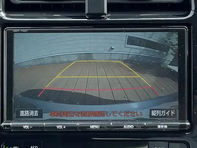 トヨタ プリウス Sセーフティプラス ツートーン 滋賀県 2018(平30)年 4.3万km スティールブロンドM 純正9インチナビ/（AM/FM/CD/DVD/Bluetooth/TVフルセグ/SD/T-connect）/プリクラッシュセーフティシステム/フロントカメラ/バックカメラ/クルーズコントロール/ビルトインETC/レーンキープアシスト/コーナーセンサー/ステアリングスイッチ/ハンズフリーフォン/オートライト/オートエアコン/オートハイビーム/ドライブレコーダー/電動格納ミラー/横滑り防止/パーキングアシスト/パワーウィンドウ/フロントフォグ/スマートキー/スペアキー/プッシュスタート/純正フロアマット/ドアバイザー