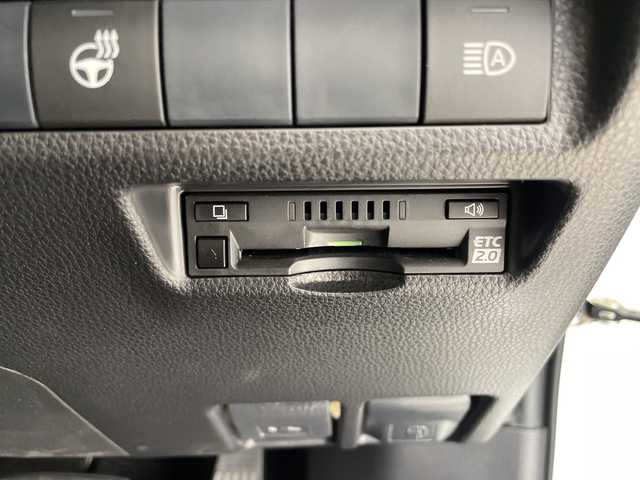 トヨタ ＲＡＶ４ G 愛知県 2019(令1)年 5.7万km ホワイトパールクリスタルシャイン TRDエアロパーツ/純正9型ナビ/サンルーフ/レーダークルーズコントロール/シートヒーター/バックカメラ/電動リアゲート/パワーシート/コーナーセンサー/純正アルミホイール/ルーフレール/ETC2.0/ブラインドスポットモニター/４WD/LEDヘッドライト/ステアリングヒーター/オートマチックハイビーム/ワイヤレス充電器/ドライブレコーダー/衝突軽減システム/フルセグ/CD DVD/Bluetooth/ステアリングスイッチ/スマートキー/プッシュスタート