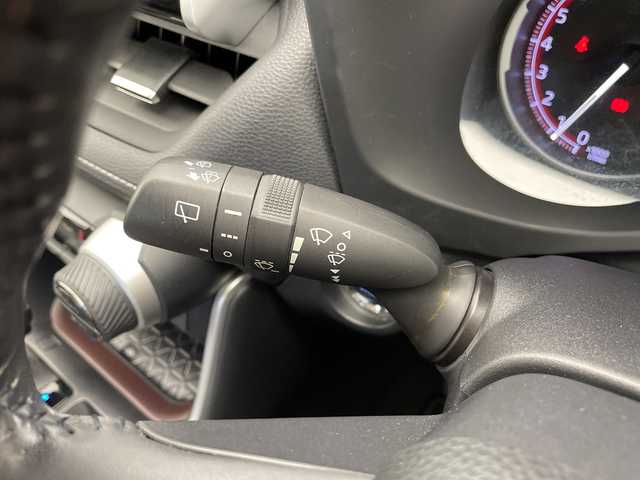 トヨタ ＲＡＶ４ G 愛知県 2019(令1)年 5.7万km ホワイトパールクリスタルシャイン TRDエアロパーツ/純正9型ナビ/サンルーフ/レーダークルーズコントロール/シートヒーター/バックカメラ/電動リアゲート/パワーシート/コーナーセンサー/純正アルミホイール/ルーフレール/ETC2.0/ブラインドスポットモニター/４WD/LEDヘッドライト/ステアリングヒーター/オートマチックハイビーム/ワイヤレス充電器/ドライブレコーダー/衝突軽減システム/フルセグ/CD DVD/Bluetooth/ステアリングスイッチ/スマートキー/プッシュスタート