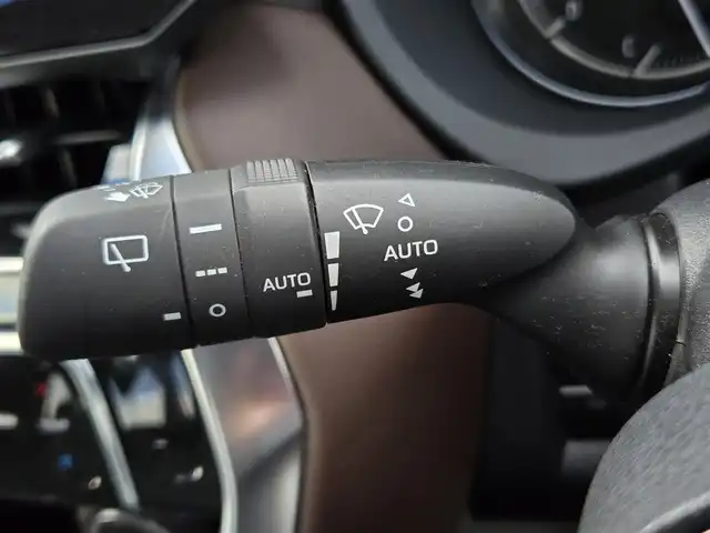 トヨタ ハリアー Z レザーパッケージ 鹿児島県 2020(令2)年 1.1万km ホワイトパールクリスタルシャイン モデリスタエアロ　/社外テール／ブレーキランプ（ネクサスジャパン製）　/社外ダウンサス（ＲＳＲ製Ｔｉ２０００）/社外アルミホイール(Weds/MAVERICK/20インチ)/デジタルインナーミラー　/パノラミックビューモニター　/ＪＢＬプレミアムサウンドシステム/D+N席シートヒーター/D+N席シートベンチレーション/D+N席パワーシート/純正メモリーナビ/Bluetoothオーディオ/パワーバックドア/レーダークルーズコントロール/横滑り防止装置/レーンキープアシスト/前後コーナーセンサー/トヨタセーフティセンス/プッシュスタート/スマートキー/ワンオーナー/純正アルミホイール(18インチ)