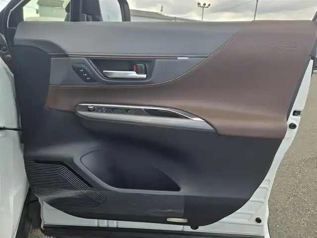 トヨタ ハリアー Z レザーパッケージ 鹿児島県 2020(令2)年 1.1万km ホワイトパールクリスタルシャイン モデリスタエアロ　/社外テール／ブレーキランプ（ネクサスジャパン製）　/社外ダウンサス（ＲＳＲ製Ｔｉ２０００）/社外アルミホイール(Weds/MAVERICK/20インチ)/デジタルインナーミラー　/パノラミックビューモニター　/ＪＢＬプレミアムサウンドシステム/D+N席シートヒーター/D+N席シートベンチレーション/D+N席パワーシート/純正メモリーナビ/Bluetoothオーディオ/パワーバックドア/レーダークルーズコントロール/横滑り防止装置/レーンキープアシスト/前後コーナーセンサー/トヨタセーフティセンス/プッシュスタート/スマートキー/ワンオーナー/純正アルミホイール(18インチ)