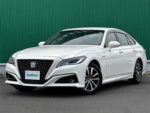 トヨタ クラウン ハイブリッド S Cパッケージ 宮城県 2018(平30)年 3.4万km ホワイトパールクリスタルシャイン セーフティパッケージプラス/・パーキングサポートブレーキ/リアカメラディテクション/・パノラミックビューモニター/・インテリジェントパーキングアシスト2/・カラーヘッドアップディスプレイ/＝＝＝/セーフティセンス/・プリクラッシュセーフティ/・レーントレーシングアシスト/・レーダークルーズコントロール/・オートマチックハイビーム/・ロードサインアシスト/・先行車発進告知機能/ブラインドスポットモニター/リアクロストラフィックオートブレーキ/リアクロストラフィックアラート/純正ナビ/・CD/DVD/・Bluetooth/・フルセグTV/ビルトインETC/ドライブレコーダー/AC100V/100Wコンセント/パワーシート/シートヒーター/ステアリグヒーター/革巻きステアリング/パドルシフト/電動パーキングブレーキ/ブレーキホールド/LEDヘッドランプ/フォグランプ/スマートキー＆プッシュスタート/スペアキー/電動格納ミラー/純正17インチAW/純正フロアマット/純正ドアバイザー/W/サイド/カーテンエアバッグ