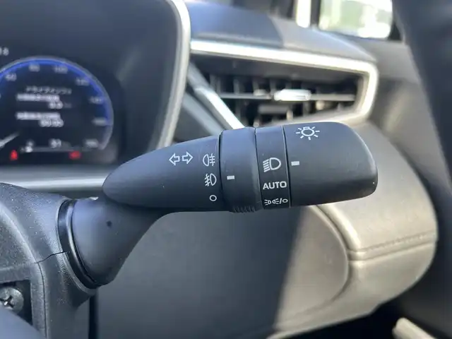 トヨタ カローラ クロス ハイブリッド Z 熊本県 2025(令7)年 0.7万km アティチュードブラックマイカ/プラチナホワイトパールマイカ パノラマルーフ/純正10.5インチディスプレイオーディオ/（Bluetooth/フルセグTV）/パノラミックビューモニター/ブラインドスポットモニター/電動リアゲート/レーダークルーズコントロール/LEDヘッドライト/ハーフレザーシート/シートヒーター/純正18インチナビ/スマートキー/ETC2.0